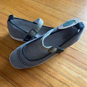 JAMBU Woman’s Shoes. These are brand new with tag. They are Blue/Gray color